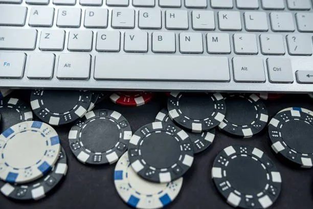 High Stakes Higher Rewards: A Guide to Playing Online Poker